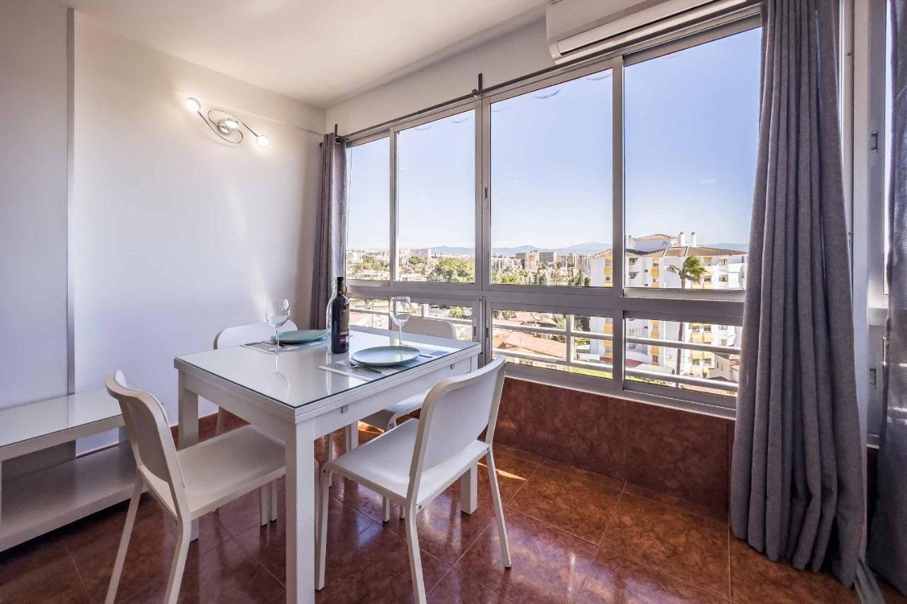 Apartamento Acogedor, Terraza, Piscina Y Mar Benalmadena Exterior photo